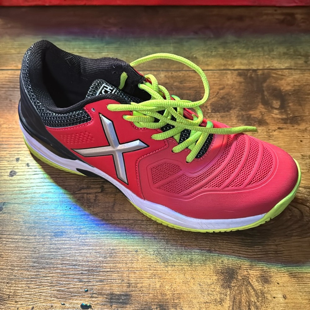 X Munich Professional Tennis playing Shoes W10.5 almost new